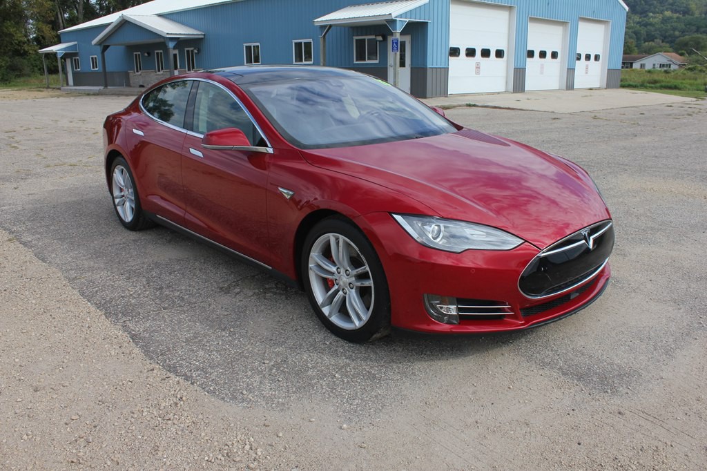2015 Tesla Model S Image 3