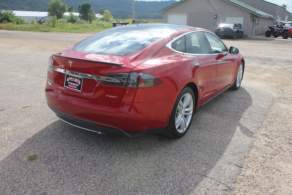 2015 Tesla Model S Image 5