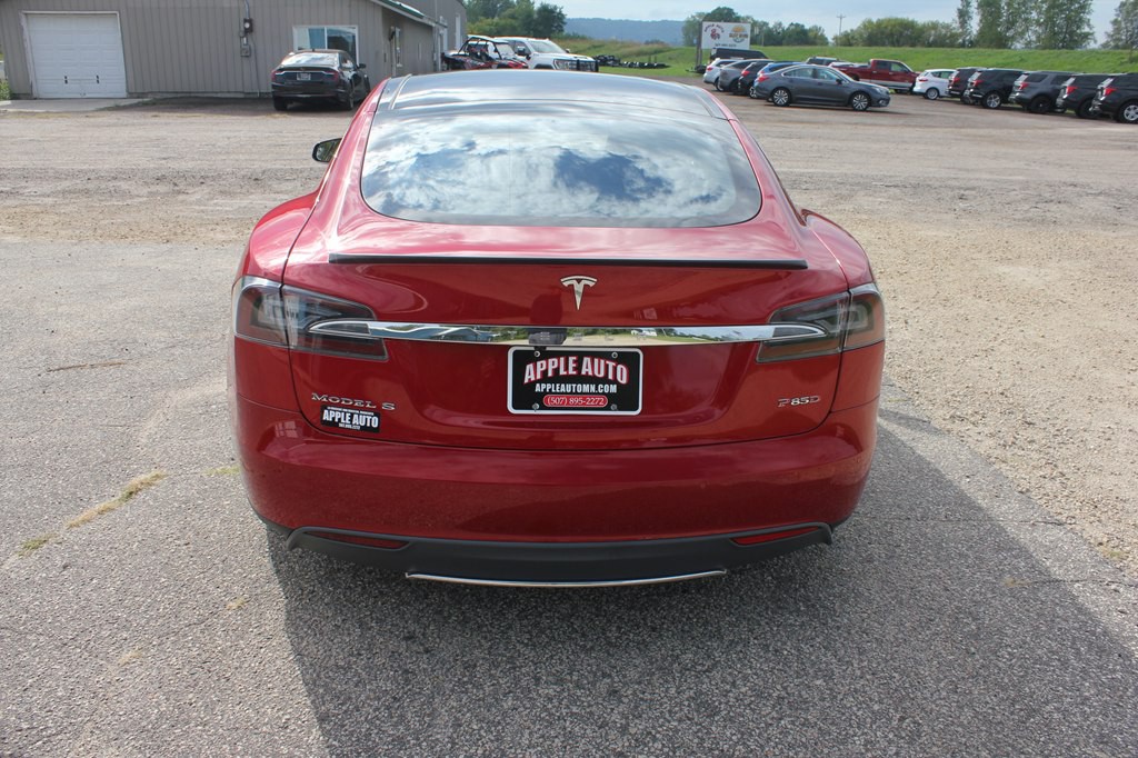 2015 Tesla Model S Image 6