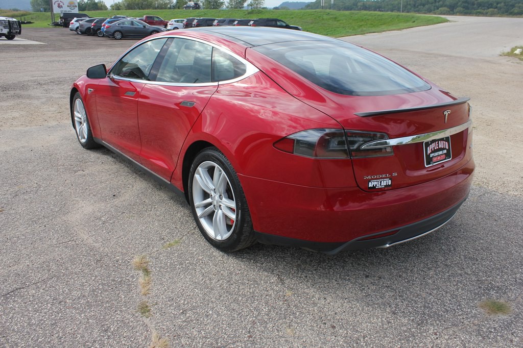 2015 Tesla Model S Image 7