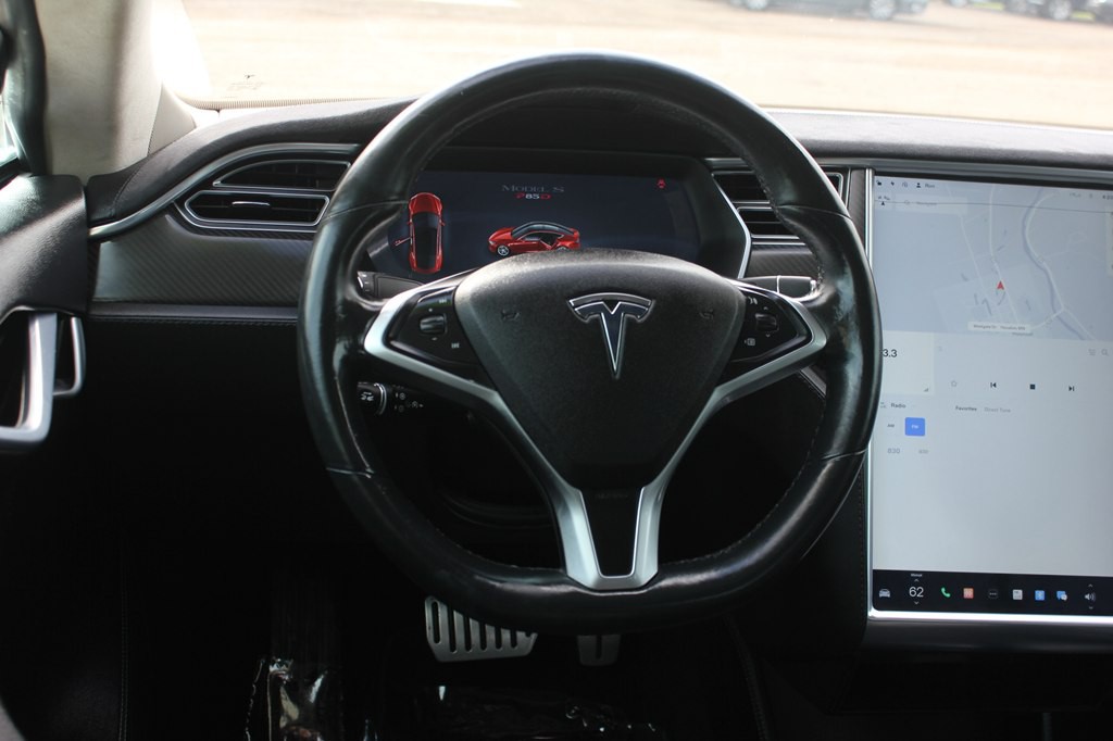 2015 Tesla Model S Image 10