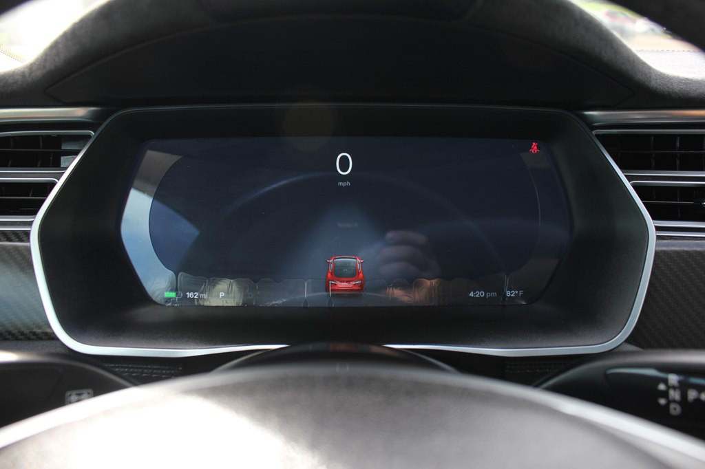 2015 Tesla Model S Image 11