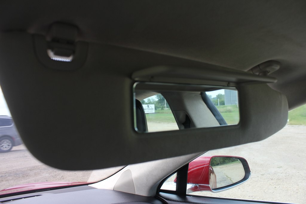 2015 Tesla Model S Image 24
