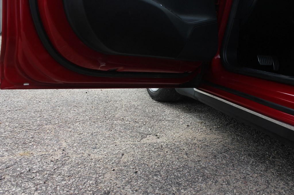 2015 Tesla Model S Image 44
