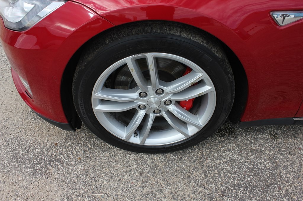 2015 Tesla Model S Image 54