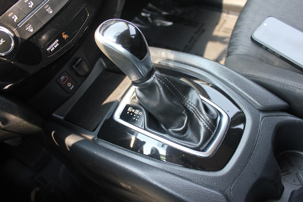 2017 Nissan Rogue Image 22