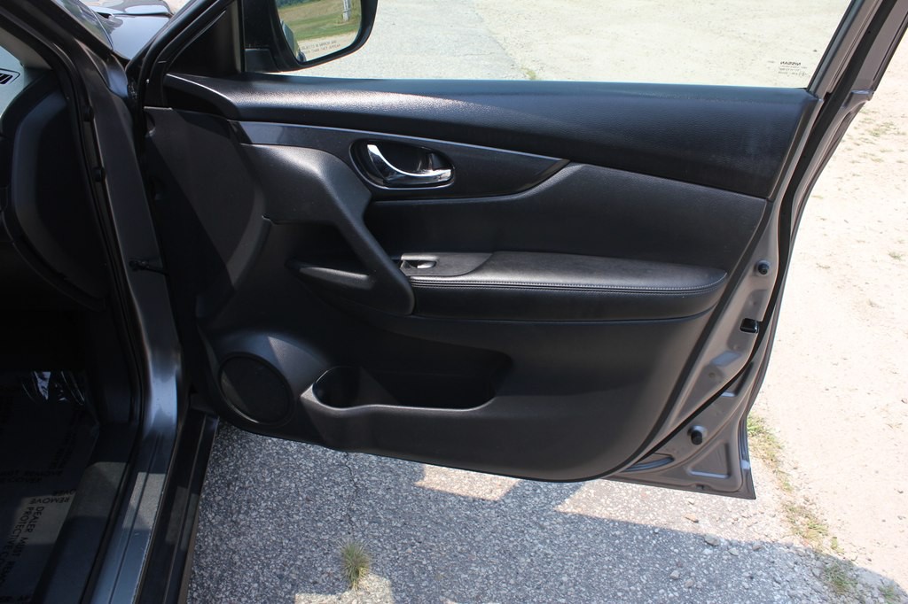 2017 Nissan Rogue Image 24
