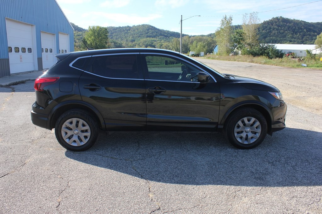 2019 Nissan Rogue Image 4