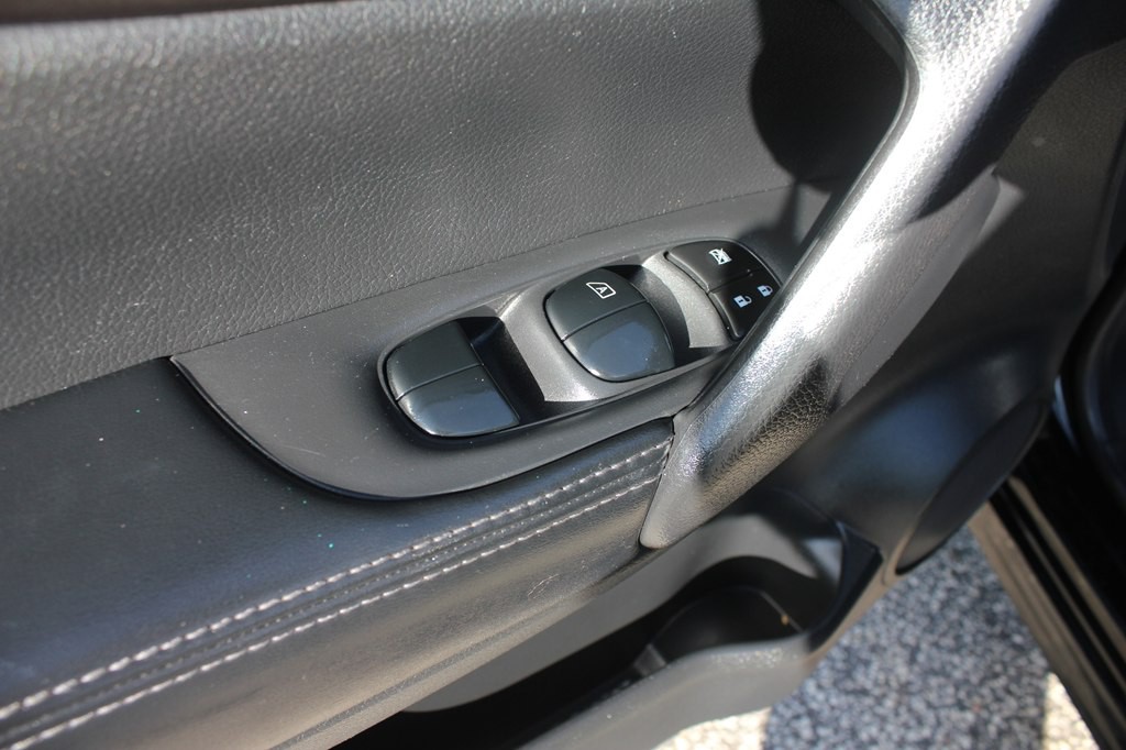 2019 Nissan Rogue Image 27
