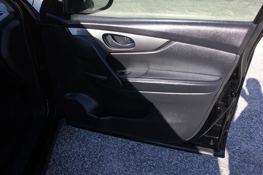 2019 Nissan Rogue Image 30