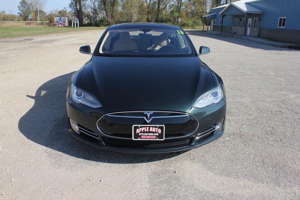 2013 Tesla Model S Image 2