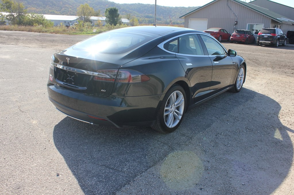 2013 Tesla Model S Image 5