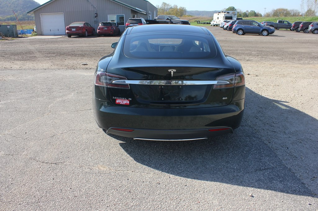 2013 Tesla Model S Image 6