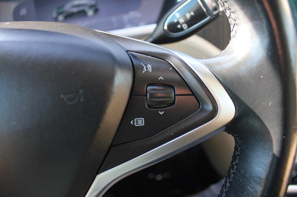 2013 Tesla Model S Image 13