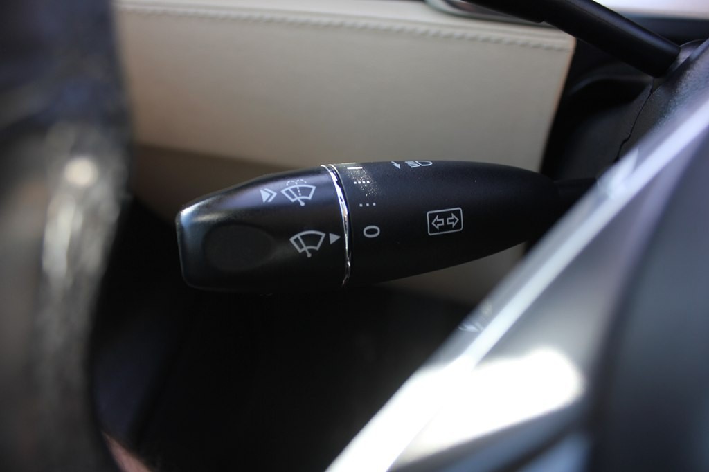 2013 Tesla Model S Image 15