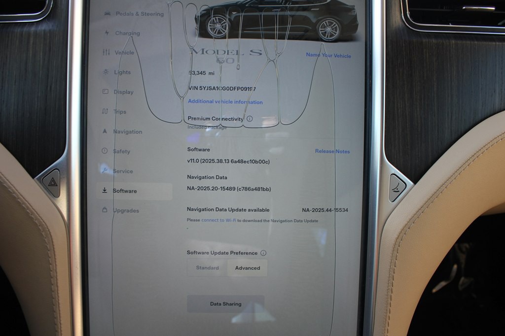 2013 Tesla Model S Image 18