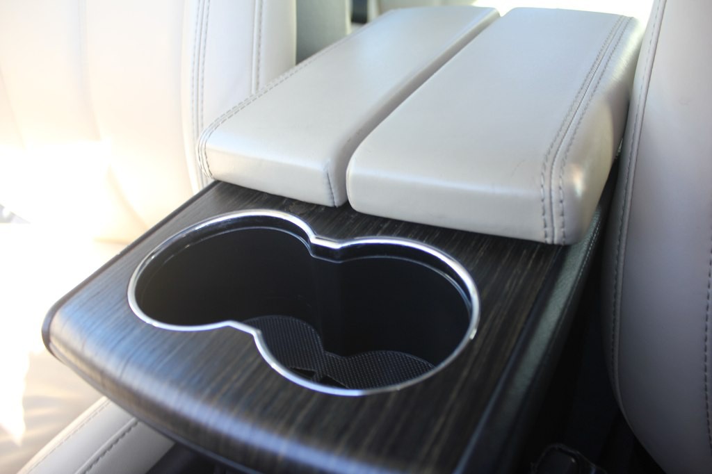 2013 Tesla Model S Image 22