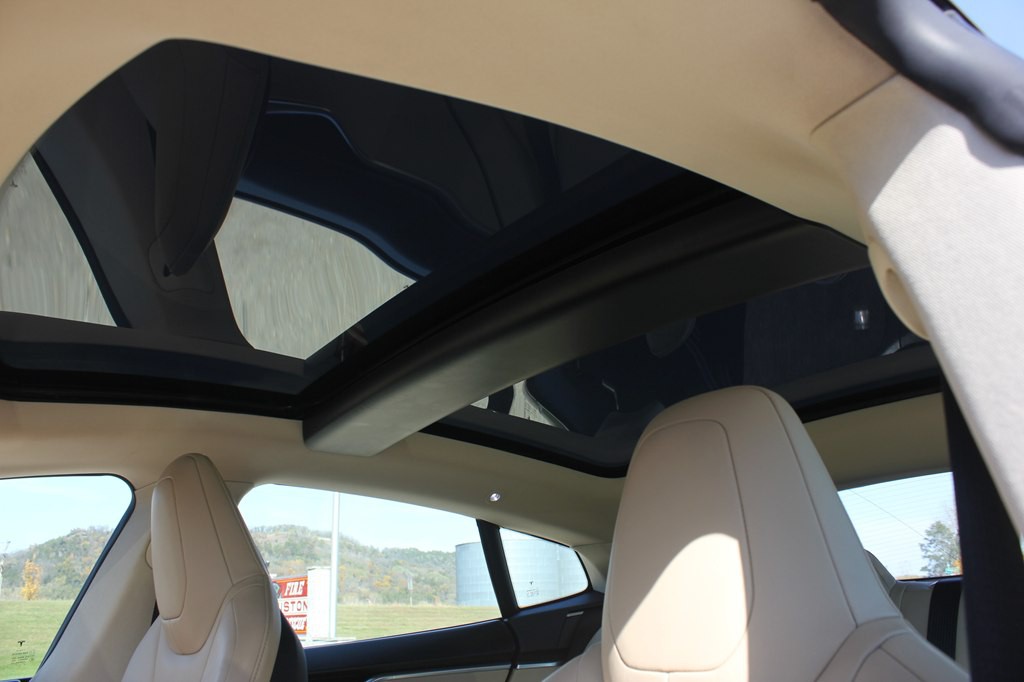 2013 Tesla Model S Image 26