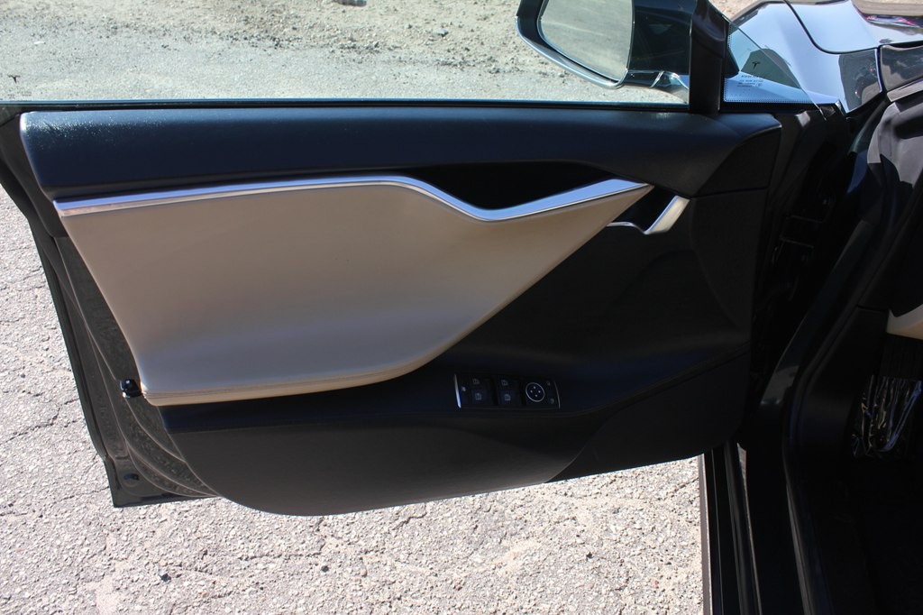 2013 Tesla Model S Image 27