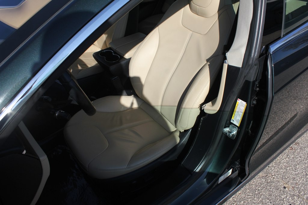 2013 Tesla Model S Image 29