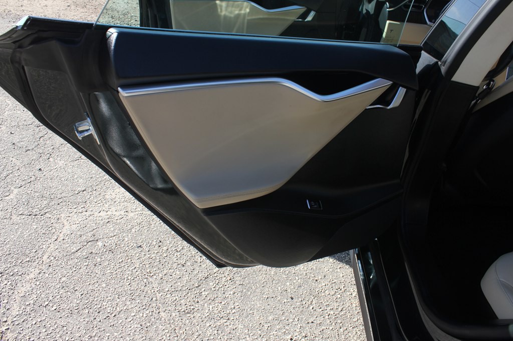 2013 Tesla Model S Image 36