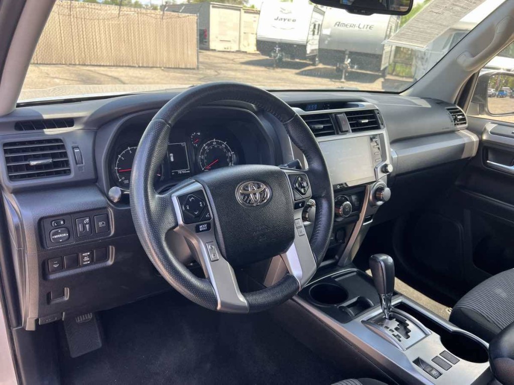 2021 Toyota 4Runner Image 12
