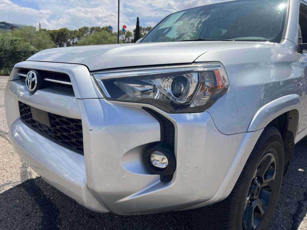 2021 Toyota 4Runner Image 8