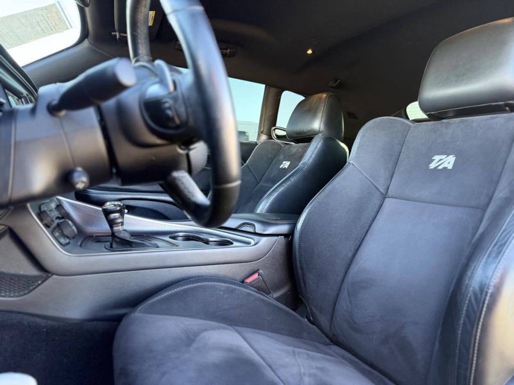 2018 Dodge Challenger Image 14