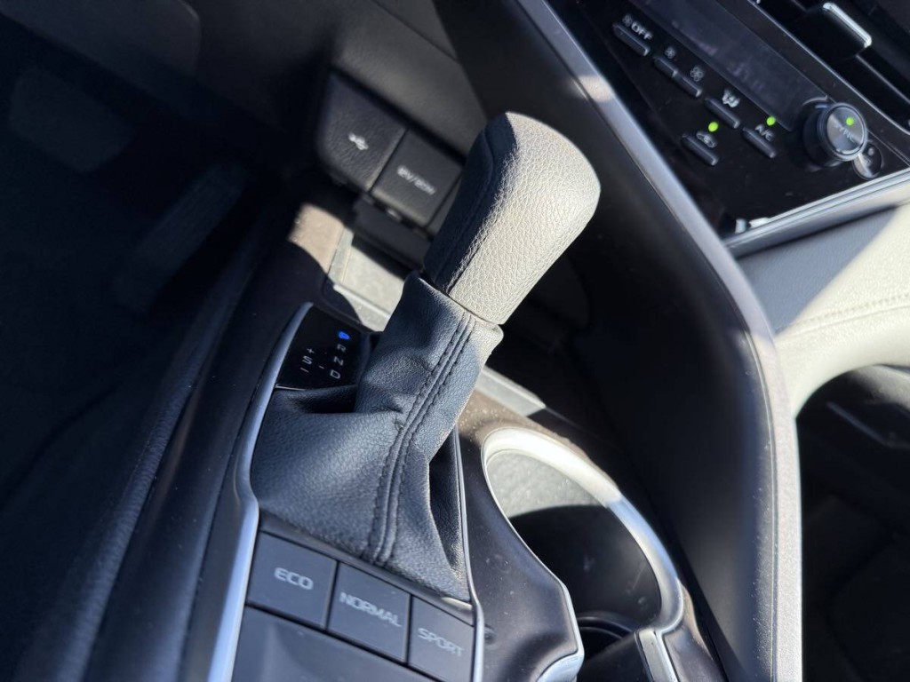 2024 Toyota Camry Image 20