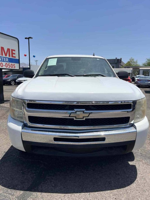 2011 Chevrolet Silverado 1500 Image 2