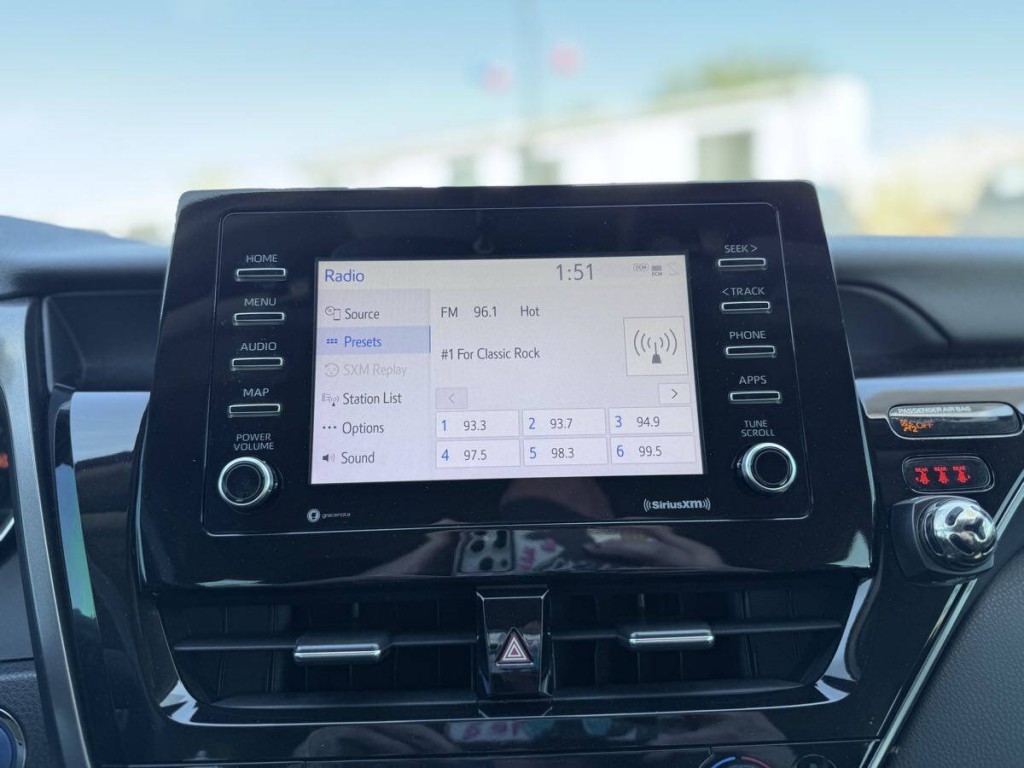 2022 Toyota Camry Image 18