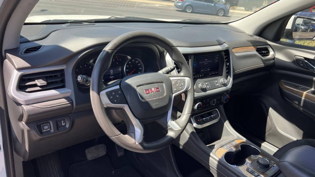 2023 GMC Acadia Image 12