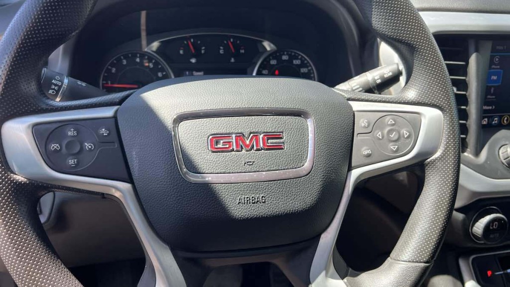 2023 GMC Acadia Image 14