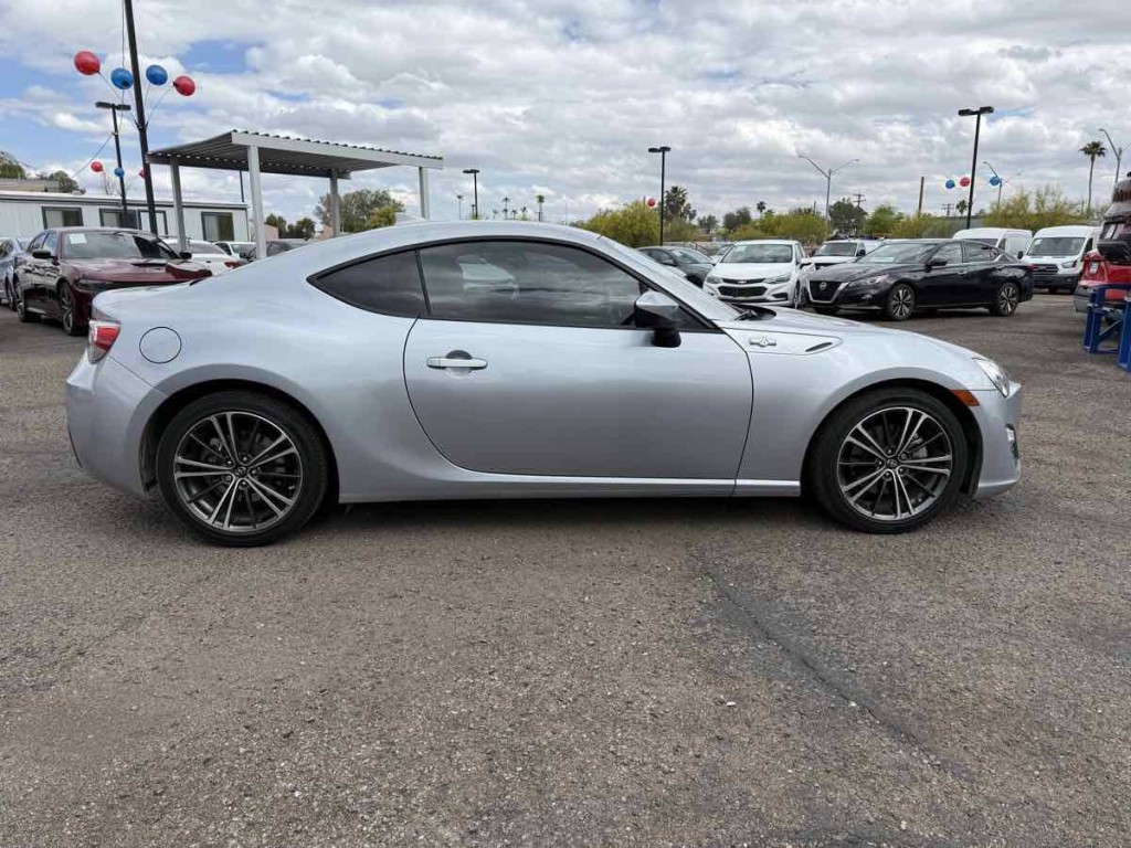 2015 Scion FR-S Image 4