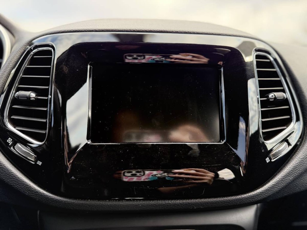 2021 Jeep Compass Image 16