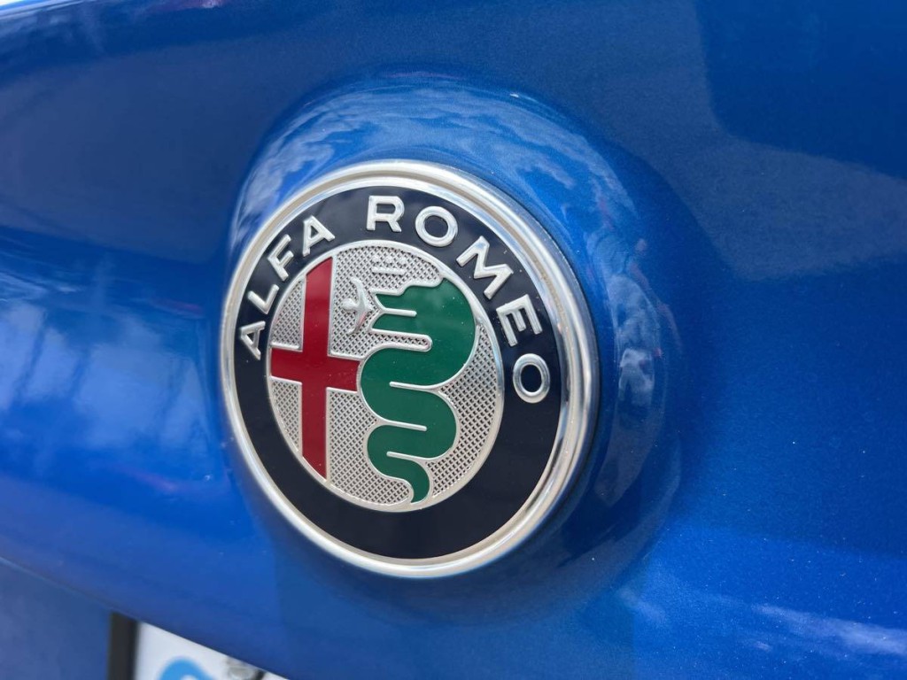 2020 Alfa Romeo Giulia Image 5