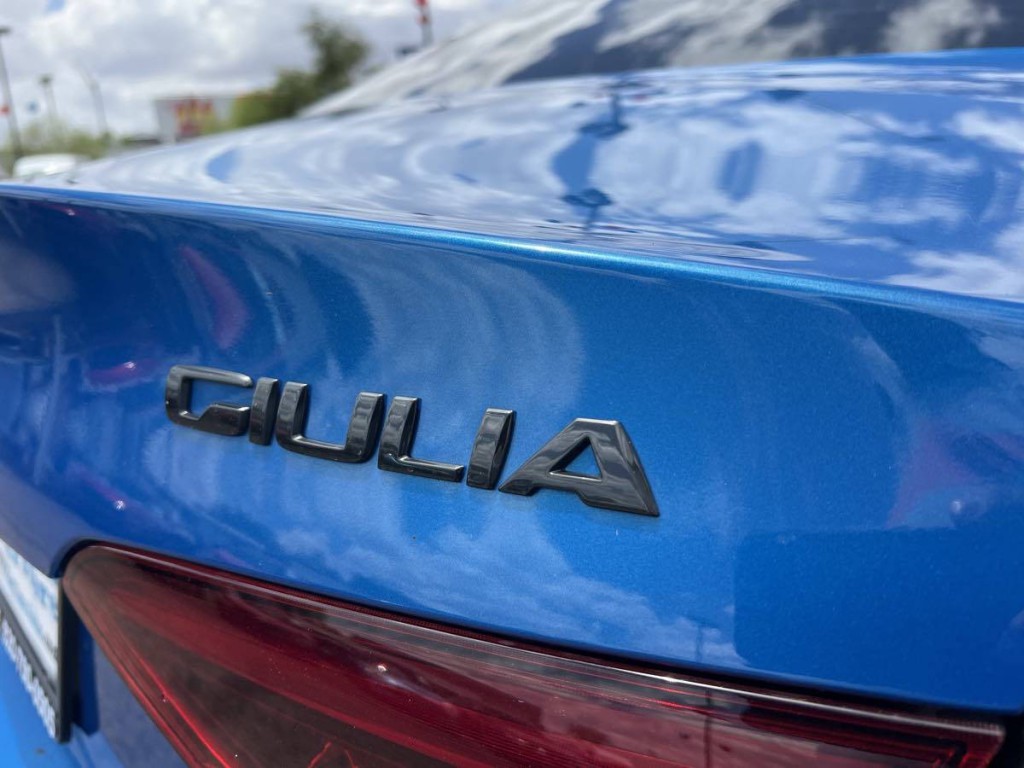 2020 Alfa Romeo Giulia Image 6