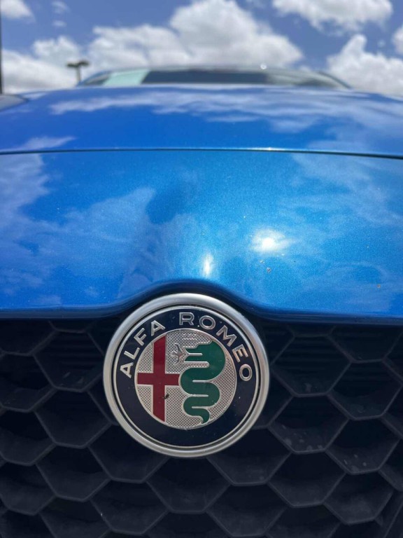 2020 Alfa Romeo Giulia Image 9
