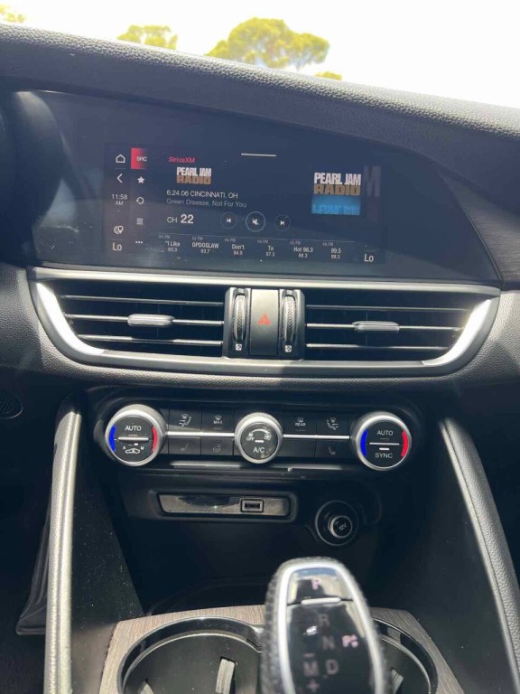 2020 Alfa Romeo Giulia Image 15