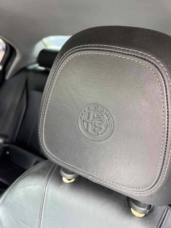 2020 Alfa Romeo Giulia Image 20