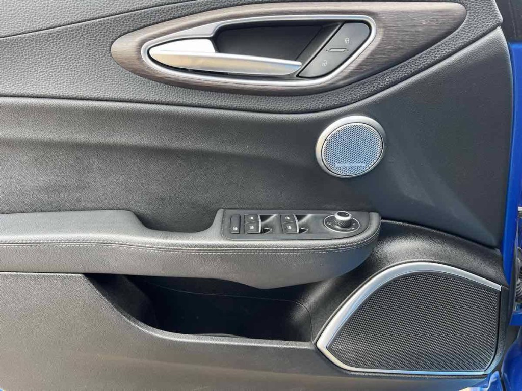 2020 Alfa Romeo Giulia Image 22
