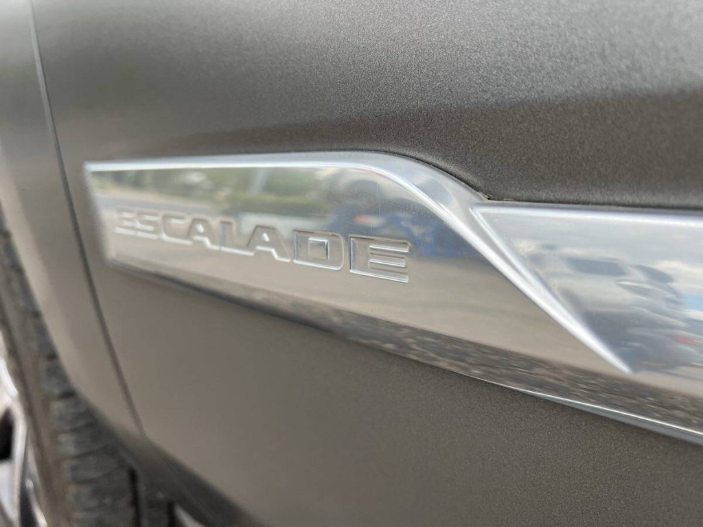 2015 Cadillac Escalade Image 4
