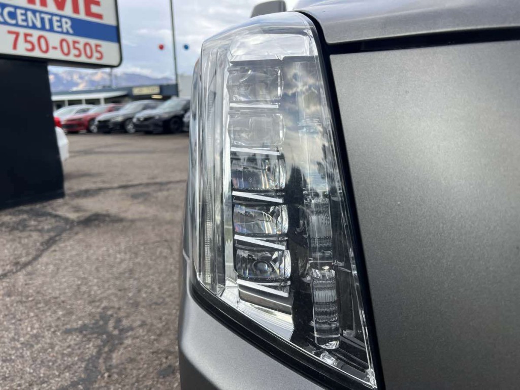 2015 Cadillac Escalade Image 7