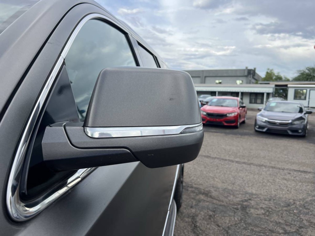 2015 Cadillac Escalade Image 8
