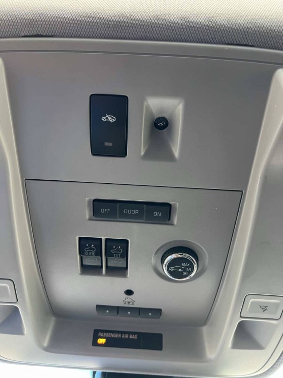 2015 Cadillac Escalade Image 19