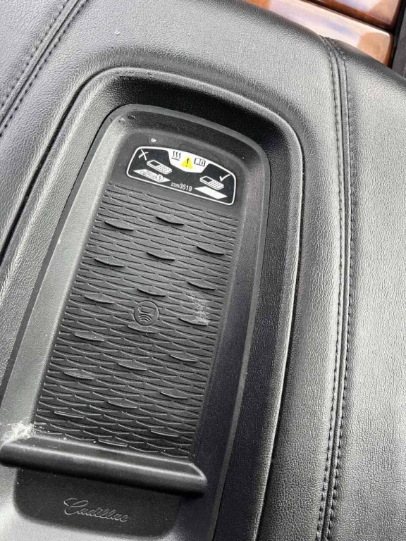 2015 Cadillac Escalade Image 20