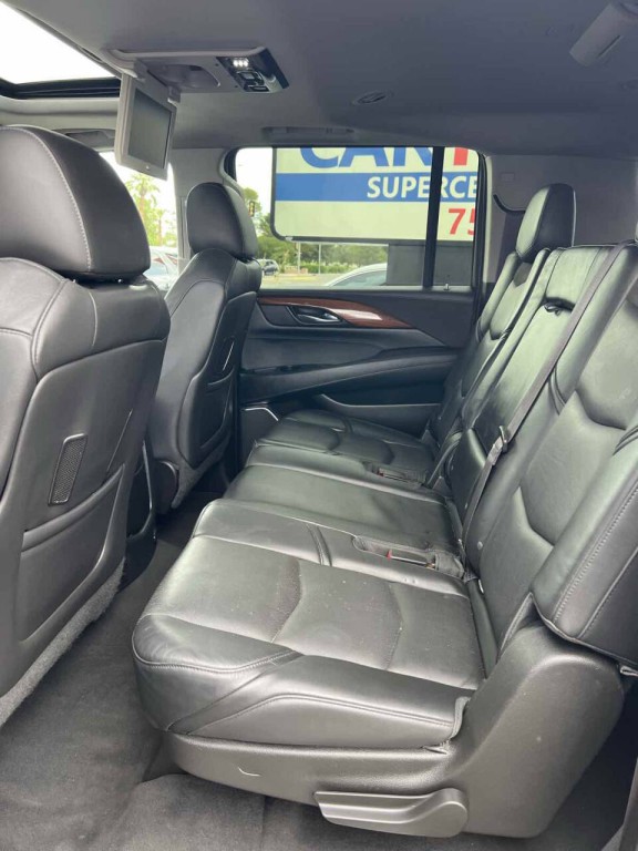 2015 Cadillac Escalade Image 28