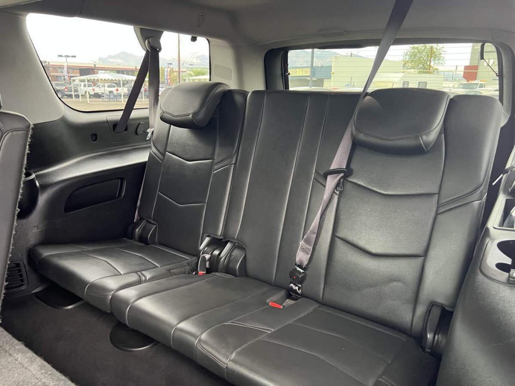 2015 Cadillac Escalade Image 33