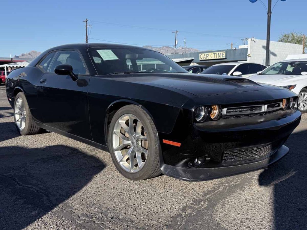 2022 Dodge Challenger Image 2