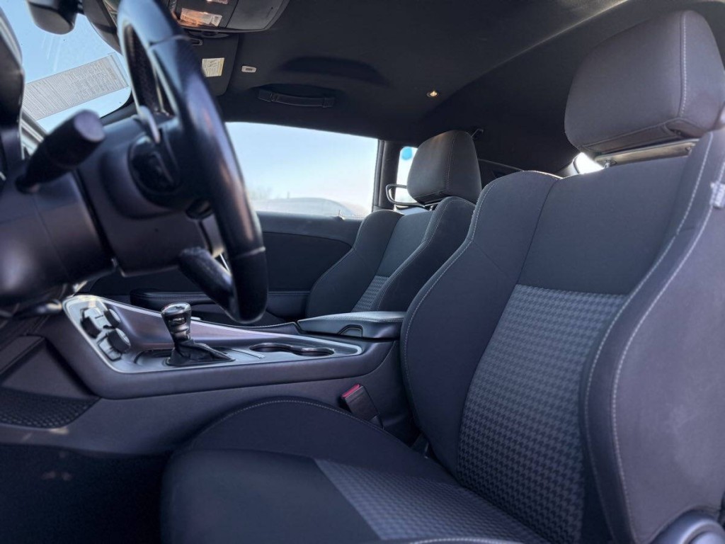 2022 Dodge Challenger Image 11